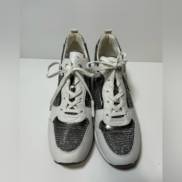 Michael Kors Crista Silver White Mixed Media Wedge Sneakers Glitter Women’s 9.5 - Picture 3 of 12